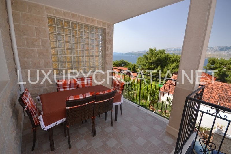 Appartamento con vista sul mare in vendita, Postira, Brac