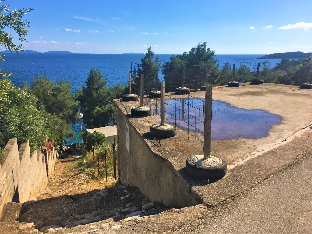 Terra al mare in vendita con casa in via di sviluppo, isola di Korcula