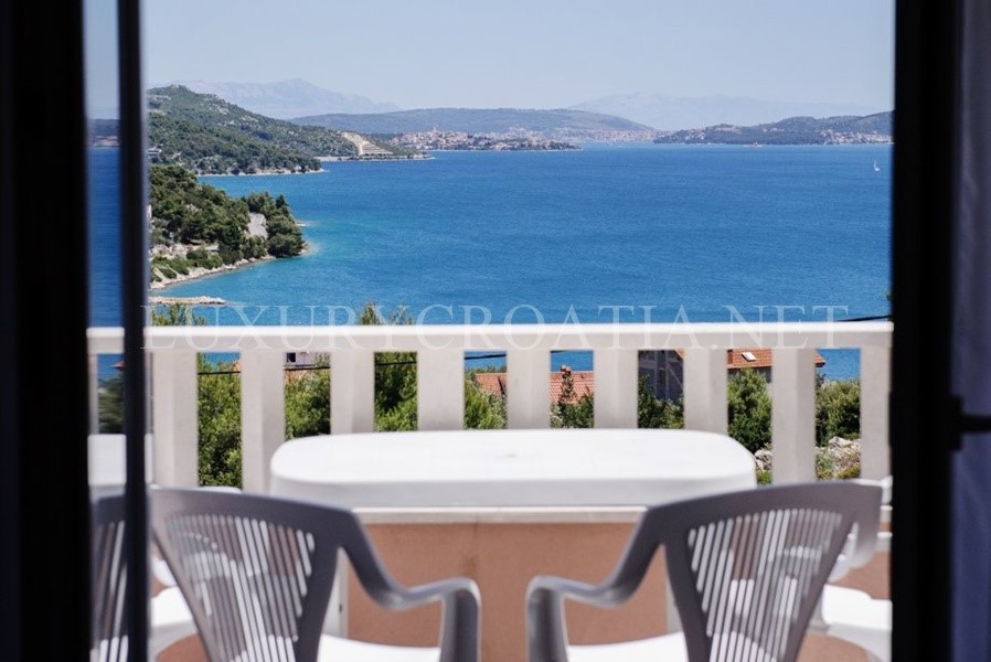Incredibile casa vicino al mare in vendita, zona di Trogir