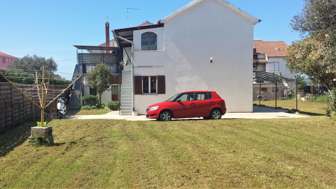 CASA IN VENDITA SULLA SPIAGGIA A ZAGABRIA SUKOSAN