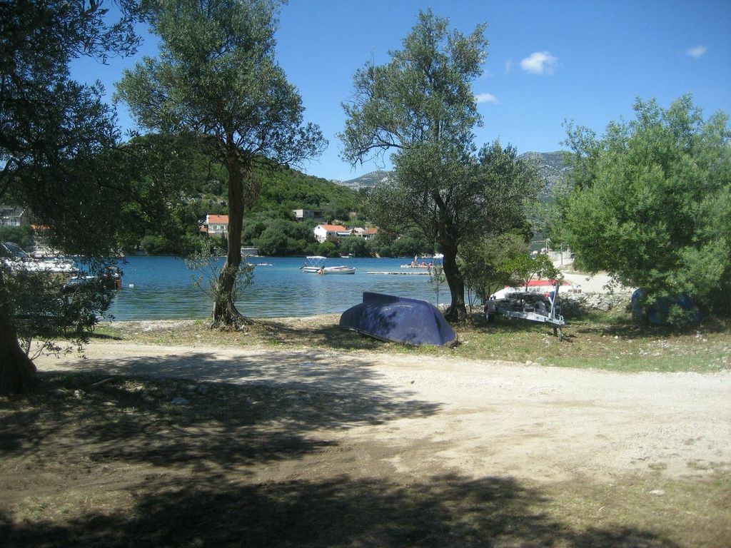 Terreno edificabile fronte mare in vendita a Korcula
