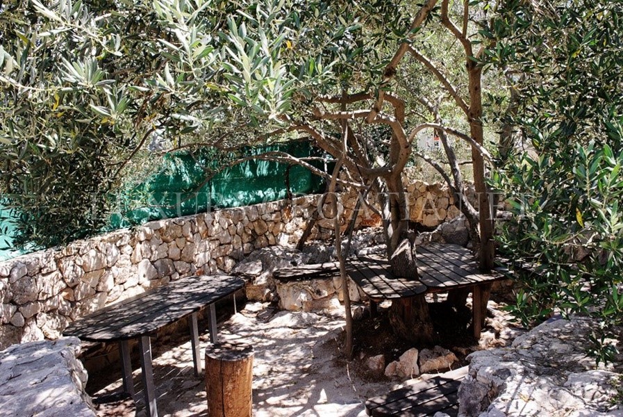 Incredibile casa vicino al mare in vendita, zona di Trogir