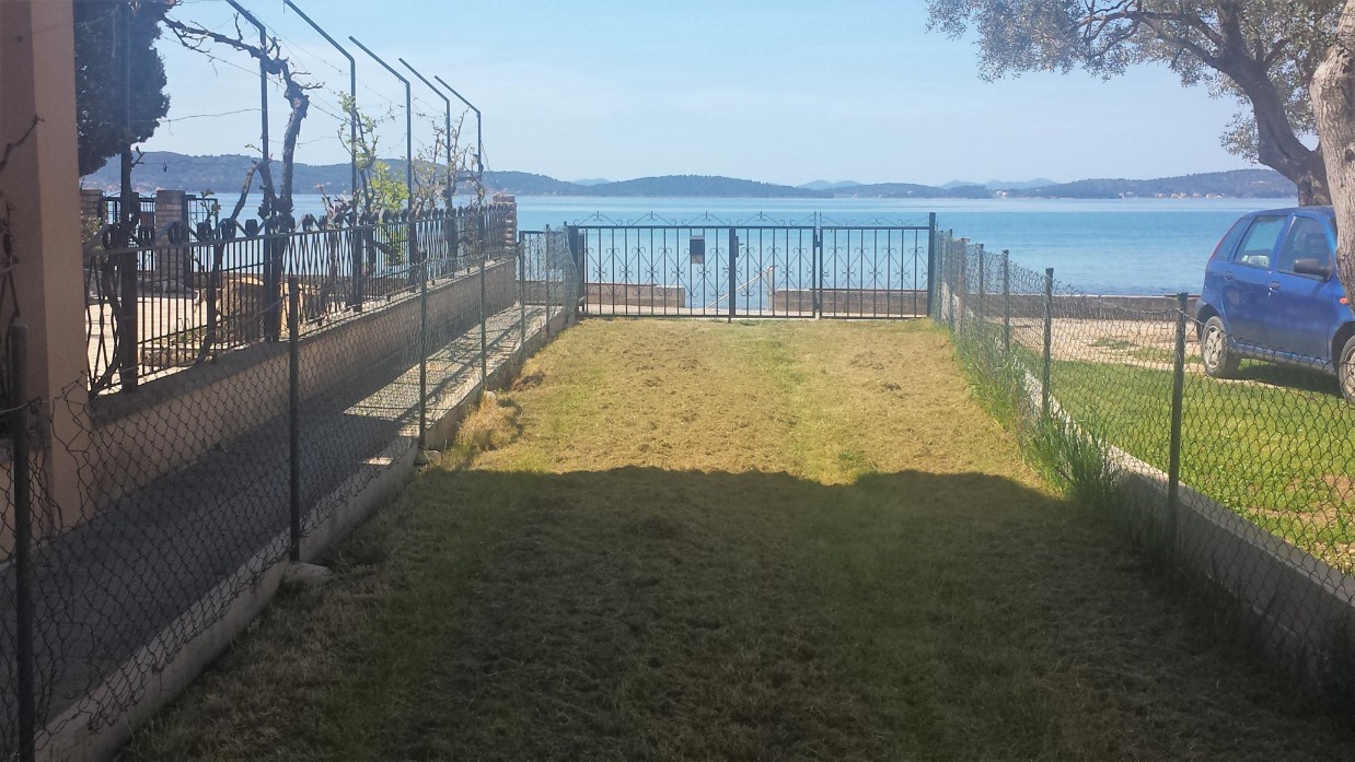 CASA IN VENDITA SULLA SPIAGGIA A ZAGABRIA SUKOSAN