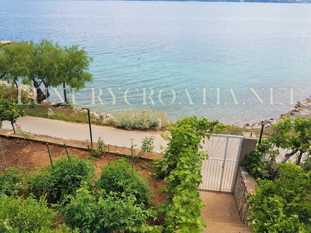 CASA FRONTE MARE IN VENDITA, ZONA OREBICA, CROAZIA