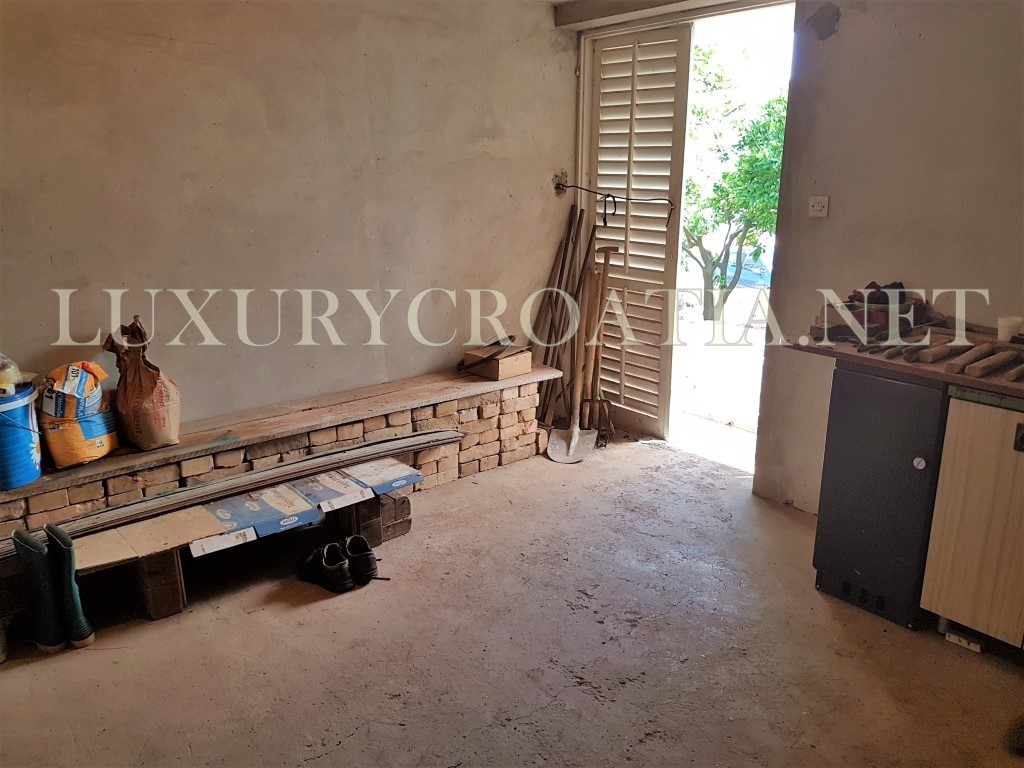 CASA FRONTE MARE IN VENDITA, ZONA OREBICA, CROAZIA