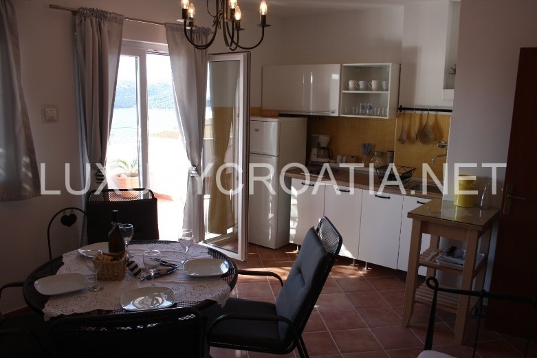 Casa con vista mare in vendita a Seget, nella zona di Trogir