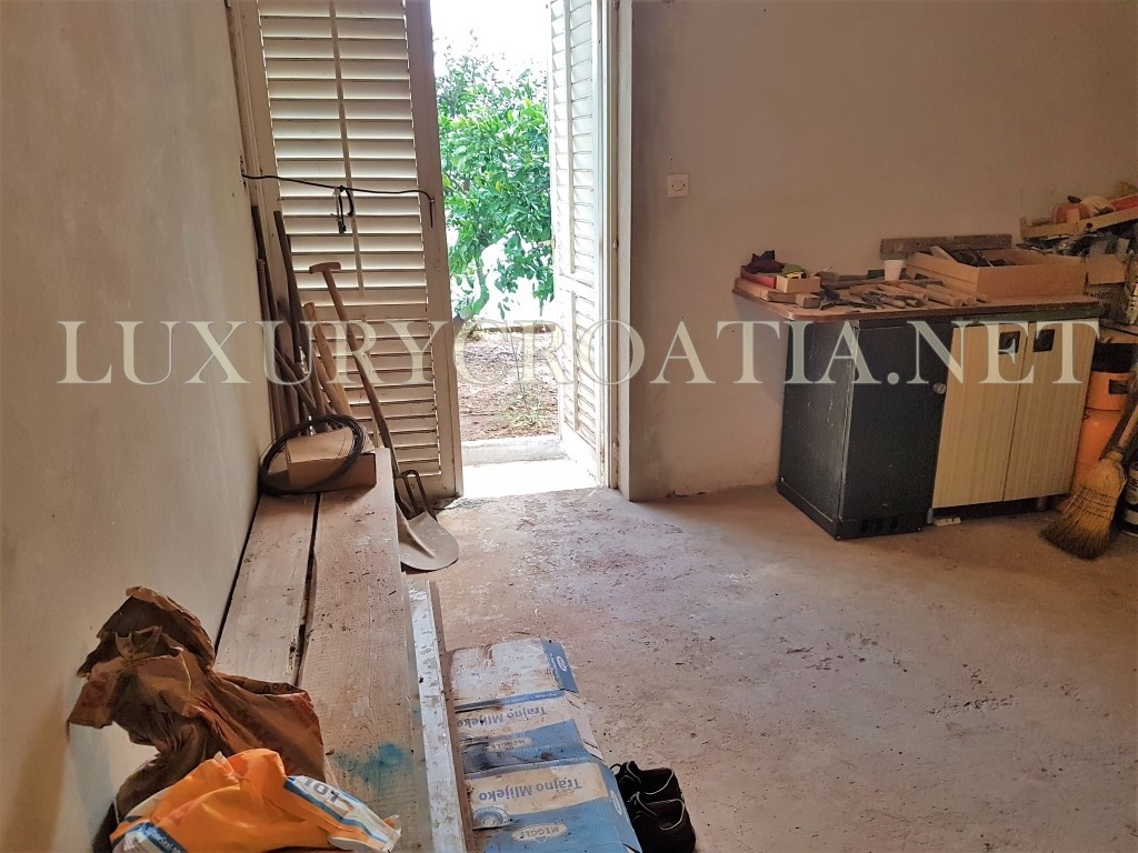 CASA FRONTE MARE IN VENDITA, ZONA OREBICA, CROAZIA