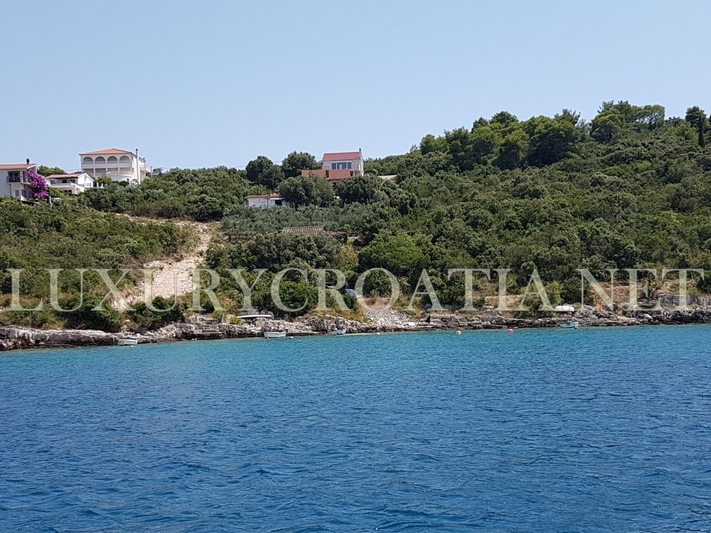 TERRA DI WATERFRONT IN VENDITA, ISOLA DI SOLTA, CROAZIA