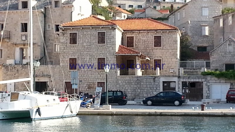 UNICA CASA IN PIETRA AL MARE, ISOLA DI BRAC